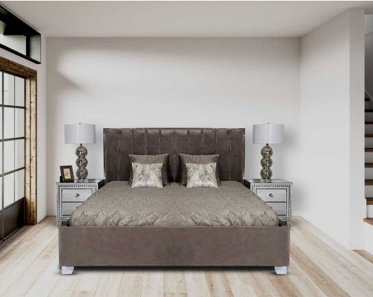 Avagail King Bed Set With Storage 
