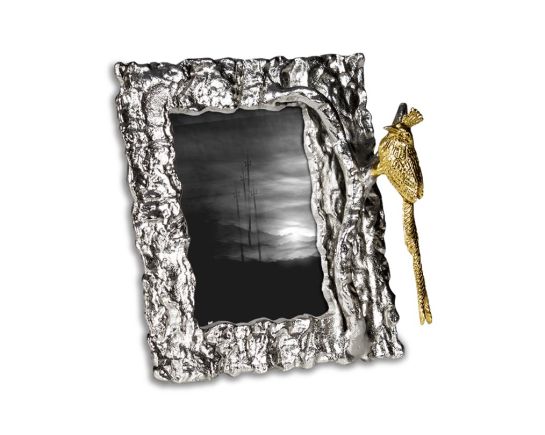photo frame in aluminium finished in gold with bird motif