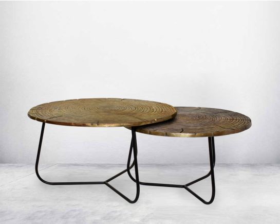 This coffee & end table in a modern form is crafted with antique gold finished aluminium textured pattern top & matt black base.